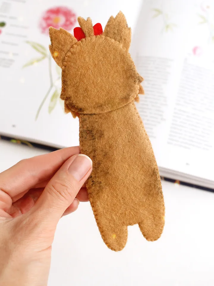 Felt long Yorkshire terrier bookmark hand sewing PDF tutorial with patterns. DIY dog breed bookmark. Book and pets lover gift. Felt school supplies