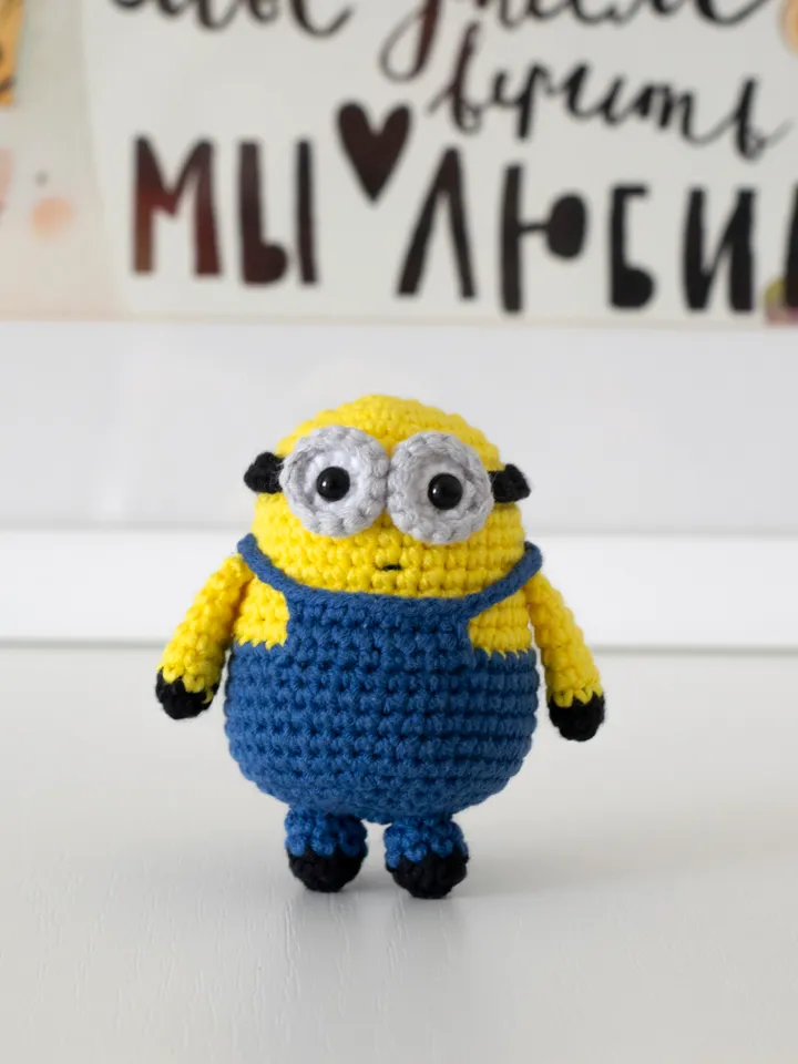 Cute Crochet Minion Keychains – Amigurumi Toy Keyrings for Bags, Cars & Kids