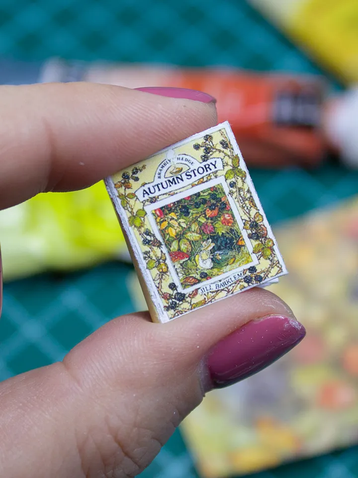 TEMPLATE 4 Miniature Brаmbly Hedgе books on 1 page