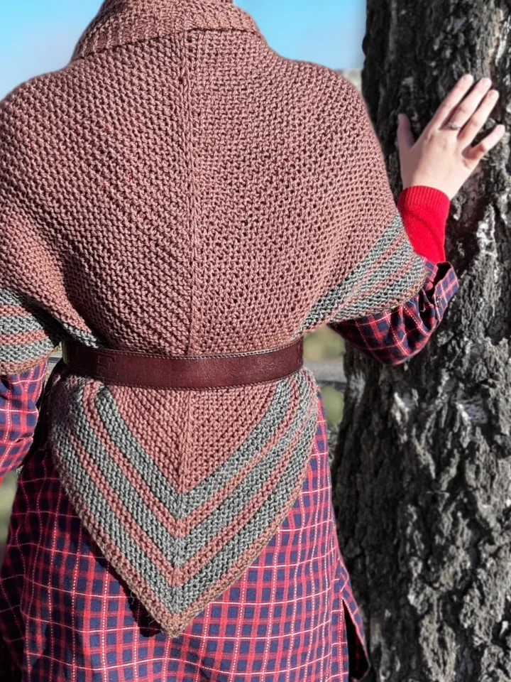 Triangle brown outlander shawl Claire shoulder wrap, natural wool wrap, outlander gift, warm shawl chunky knit