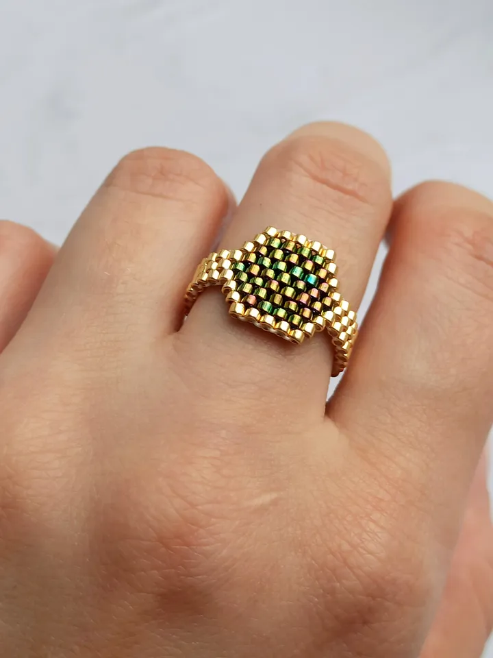 PDF tutorial - Beaded Purple/ Green signet ring