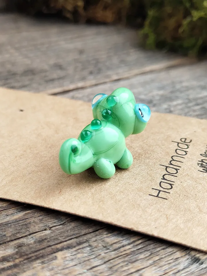 GLASS FIGURINES Chameleon figurine MIniature Chameleon ornament Glass Chameleon scuplture Chameleon gift Reptile figurine Terrarium Aquarium