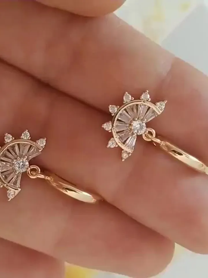 Art Deco Fan Earrings,  Gold Minimalist Wedding Earrings, Swarovski Crystal Boho Bridal Earrings, Gatsby Earrings, Vintage Wedding Jewelry