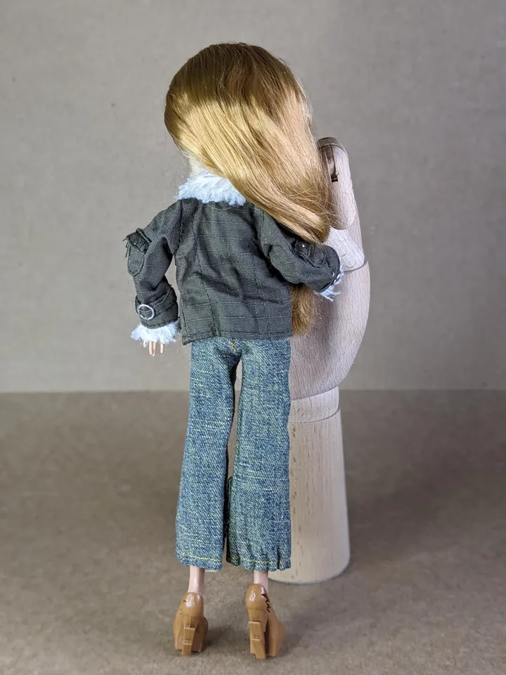 Khaki jacket for 10.5-inch female dolls (MH, EAH)