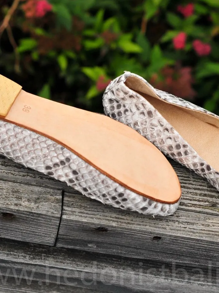 Python skin balet shoes | Woman flat shoes | exotic leather shoes | snake print flat mules | Genuine python gray flat shoes | elegant shoes