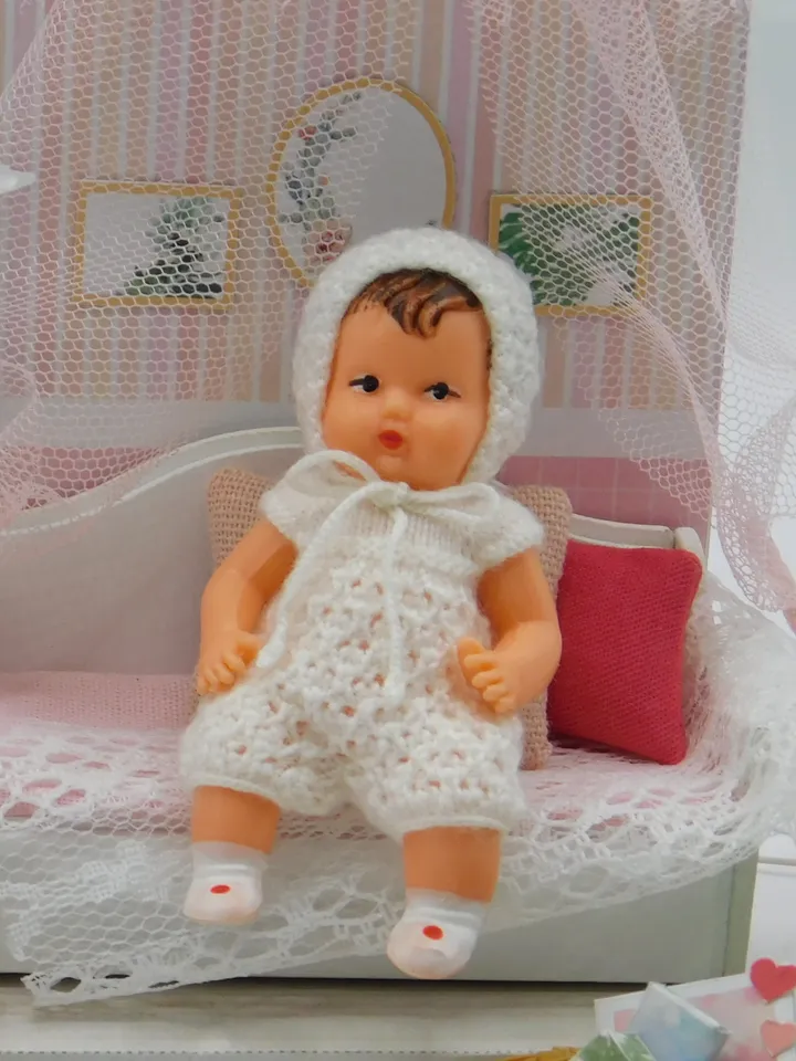 Miniature knitting doll clothes for 2.7 inch german Ari doll