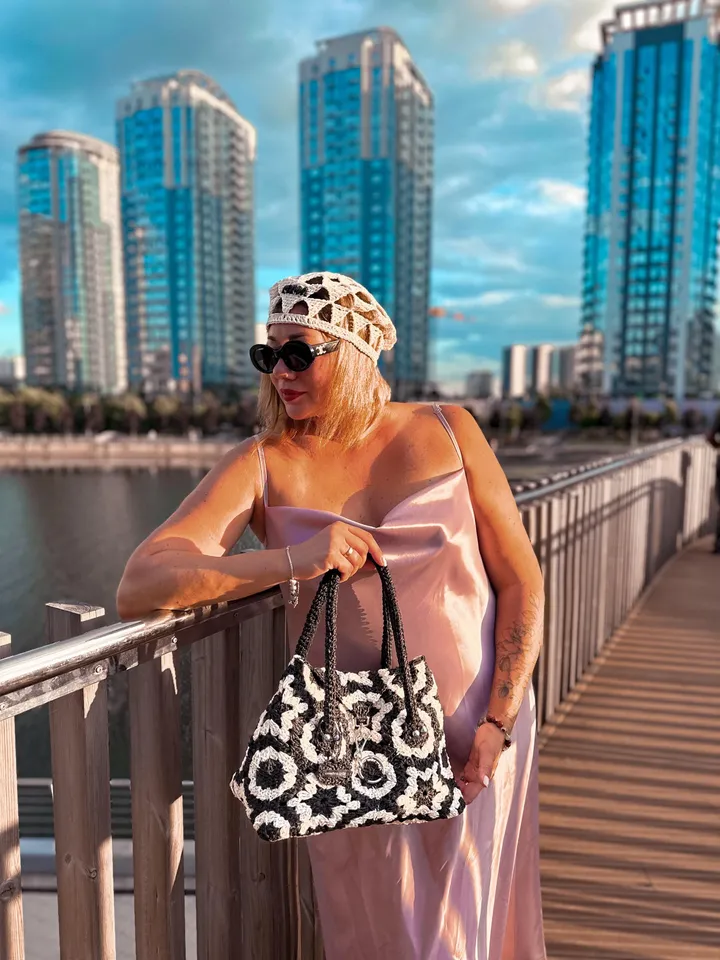 Crochet pattern granny hexagon bag PDF digital instant download and video tutorial, shoulder bag, hexagon motifs handbag, monochrome bag
