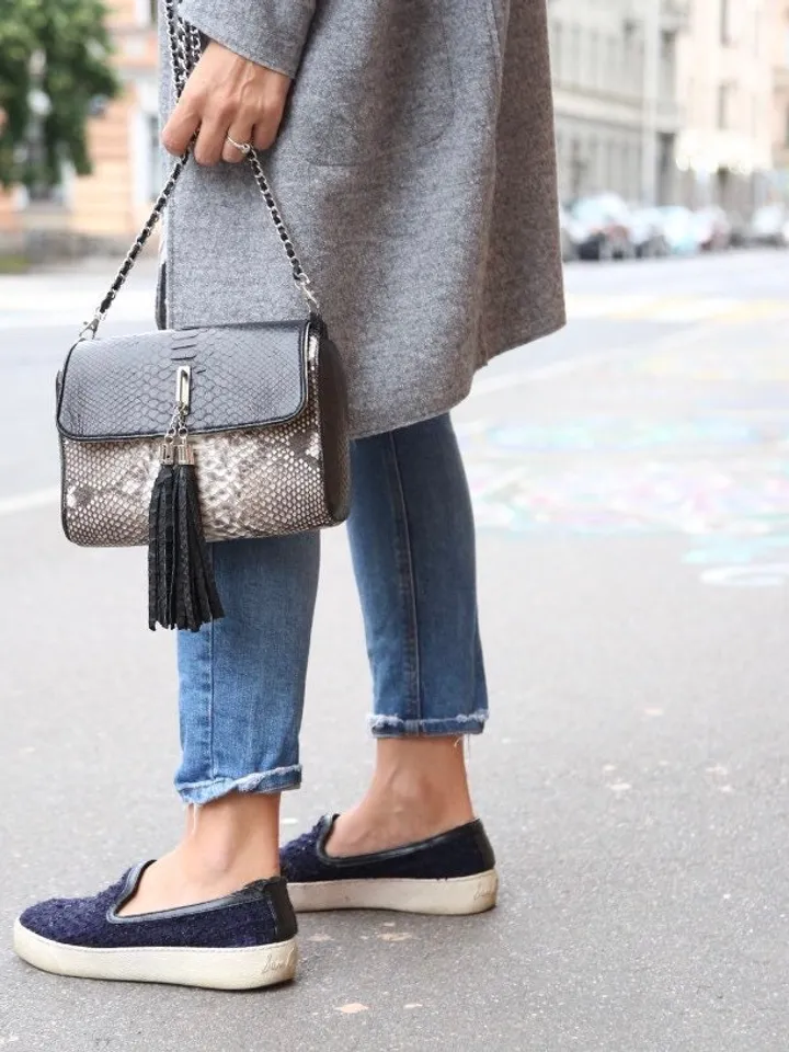 Small Black And Gray Chain Crossbody Bag | Classy Women Purse | Exotic Leather Bags | Handmade Snake Small Tassel Bag | Snakeskin clutch
