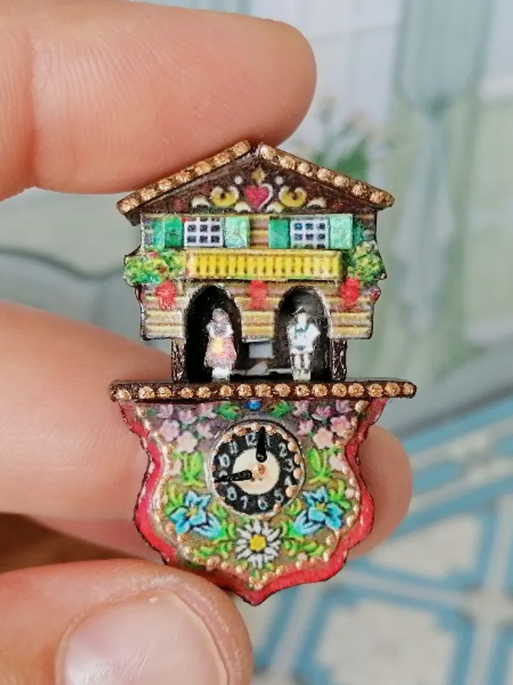 Dollhouse clock. Scale 1:12