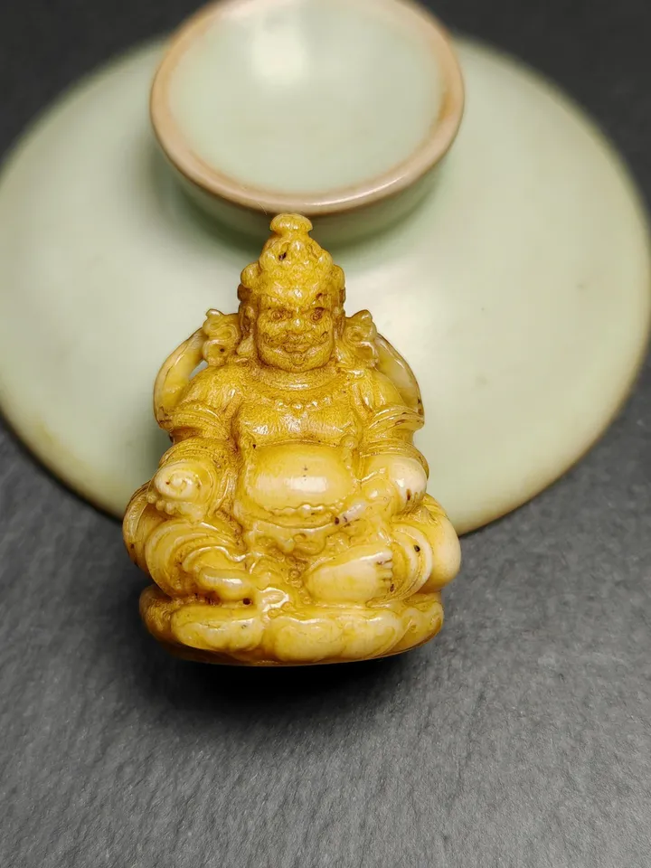 Gandhanra Antique Consecrated Tibetan Buddha statue - Yellow Jambhala(Dzambhala),Carved from Deer Antlers,40mm × 30mm × 20mm