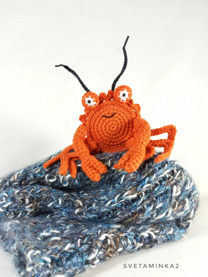Crochet Crab Pattern Amigurumi Stuffed Toy. Digital Download. PDF.
