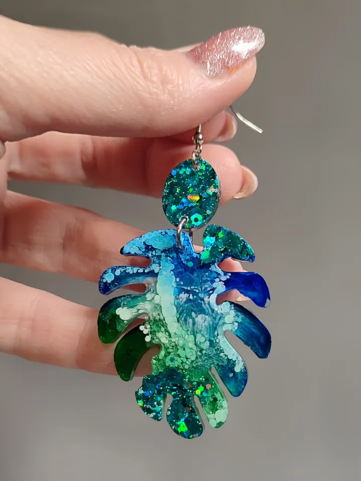 Monster leaf earrings,Handmade earrings, unique jewelry, stylish accessories, handmade gifts.