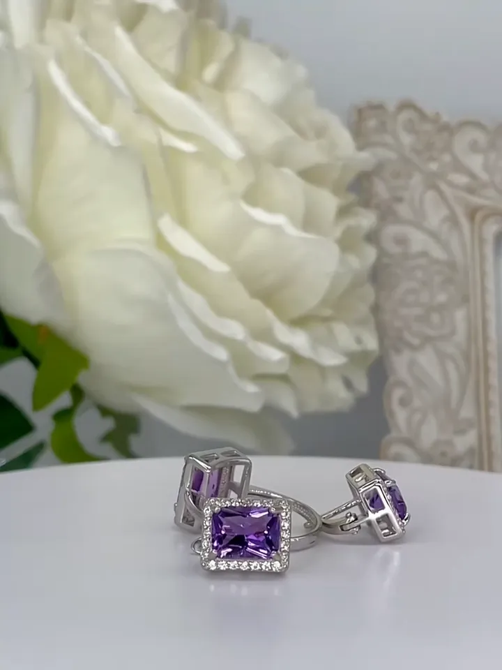 Classic ring with natural amethyst and cubic zirconia