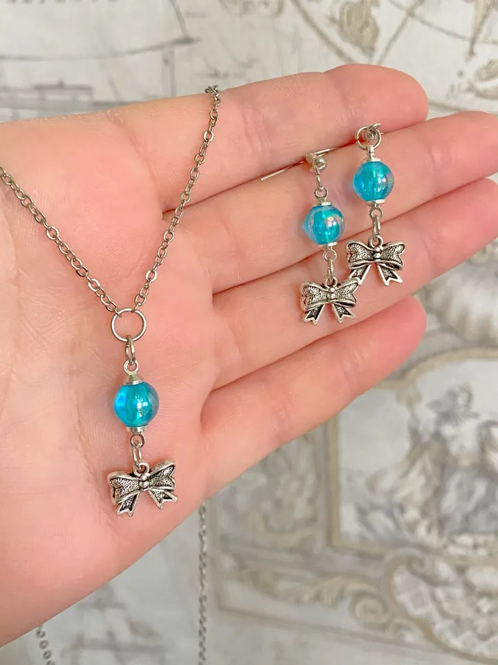 Handmade jewelry set. DIY jewelry.