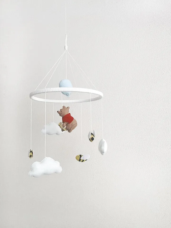 Baby mobile Winnie the Pooh Disney animals blue air balloon