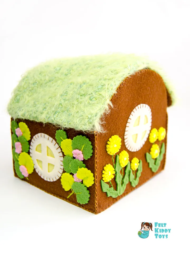 Dollhouse for mouse, cosy play house from felt