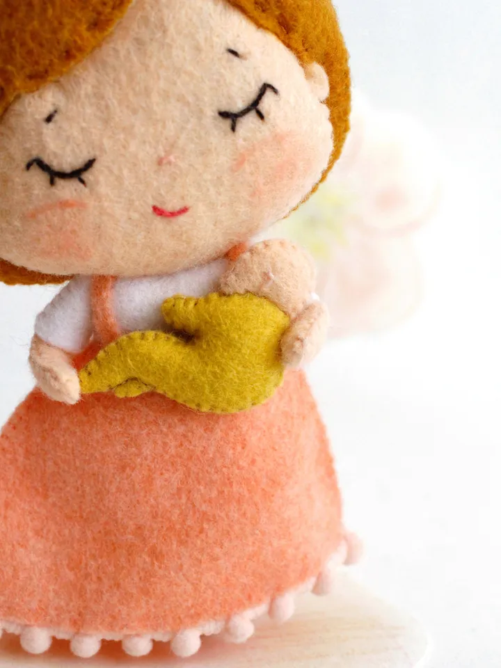 Felt mama doll with a baby hand sewing PDF tutorial with patterns. Soft toy pattern. DIY Mother's day gift. Handmade present for mom