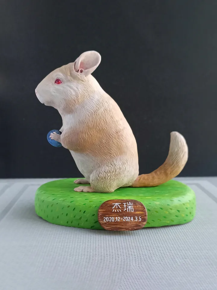 Custom memorial Chinchilla sculpture