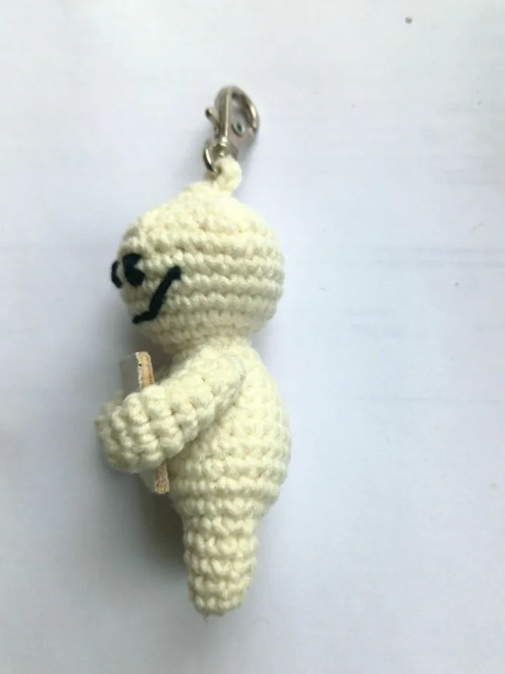 The keychain "too easy" for a bag or keys, a toy in the car interior, a pendant for the rearview mirror