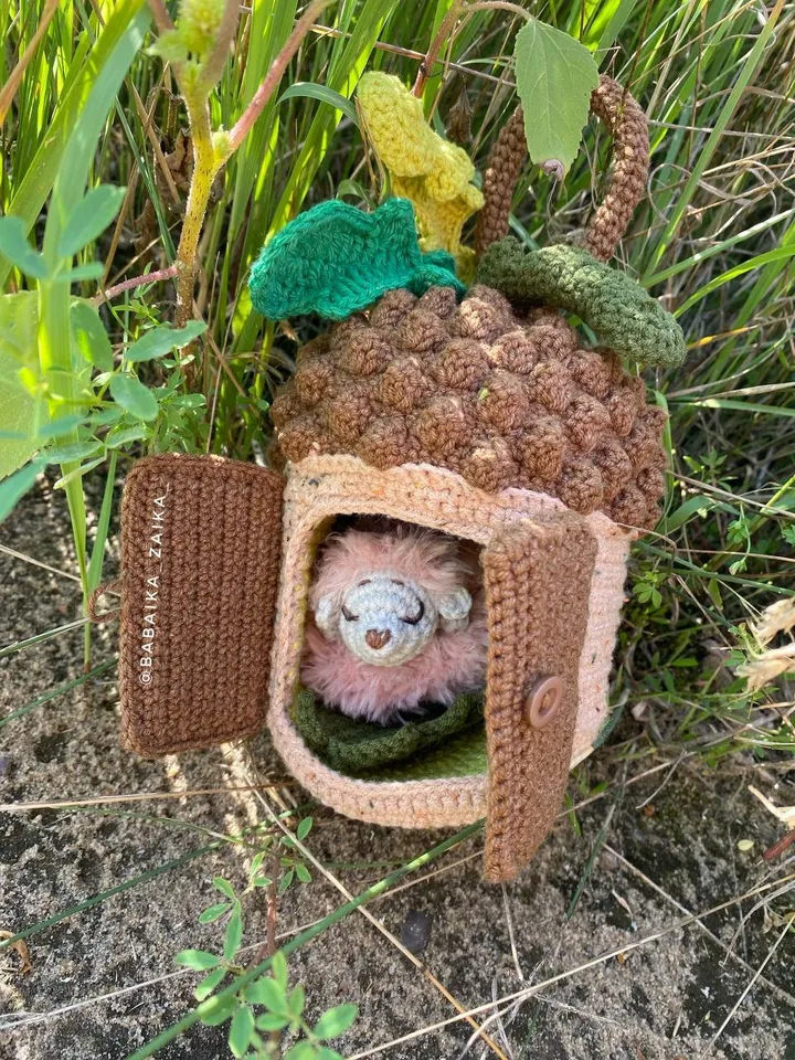 PDF Crochet pattern Hedgehog in Acorn, Amigurumi pattern, Crochet Cute Funny Animal, Forest animal, Realistic amigurumi pattern