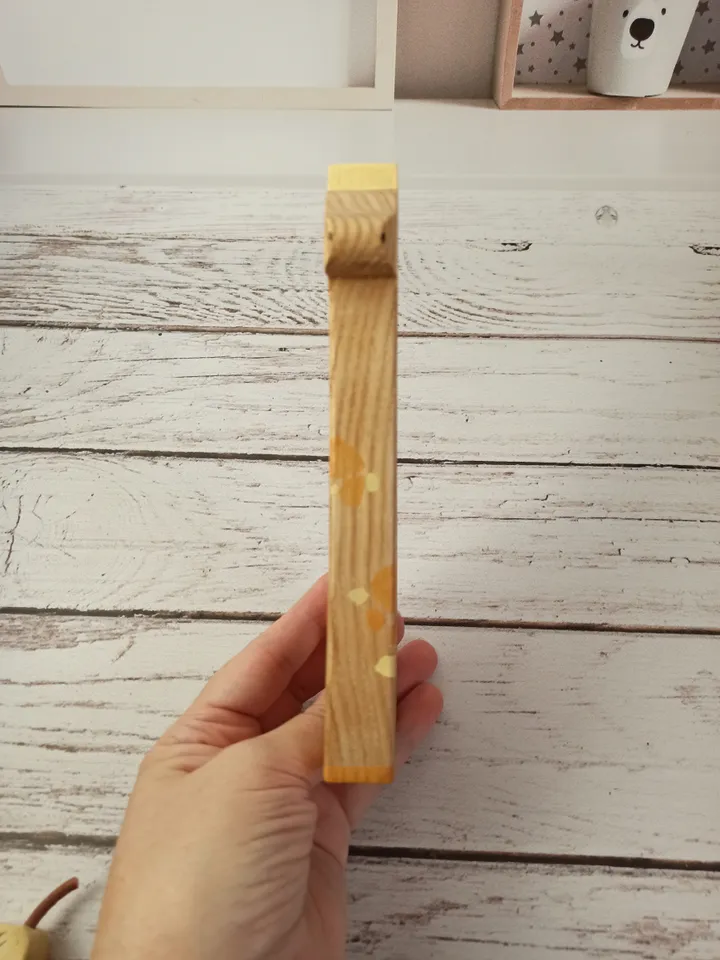 wooden toy giraffe.