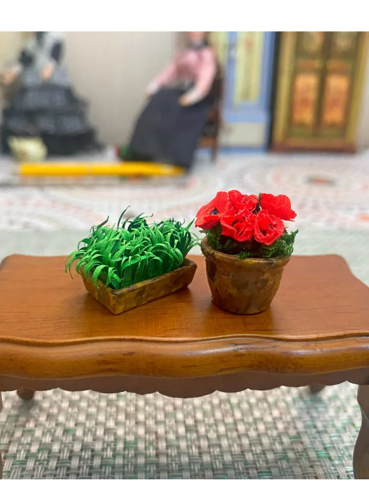 Flowers in a pot for a dollhouse. Flowers set. Dollhouse accessories. 1:12. Flowers for a doll.