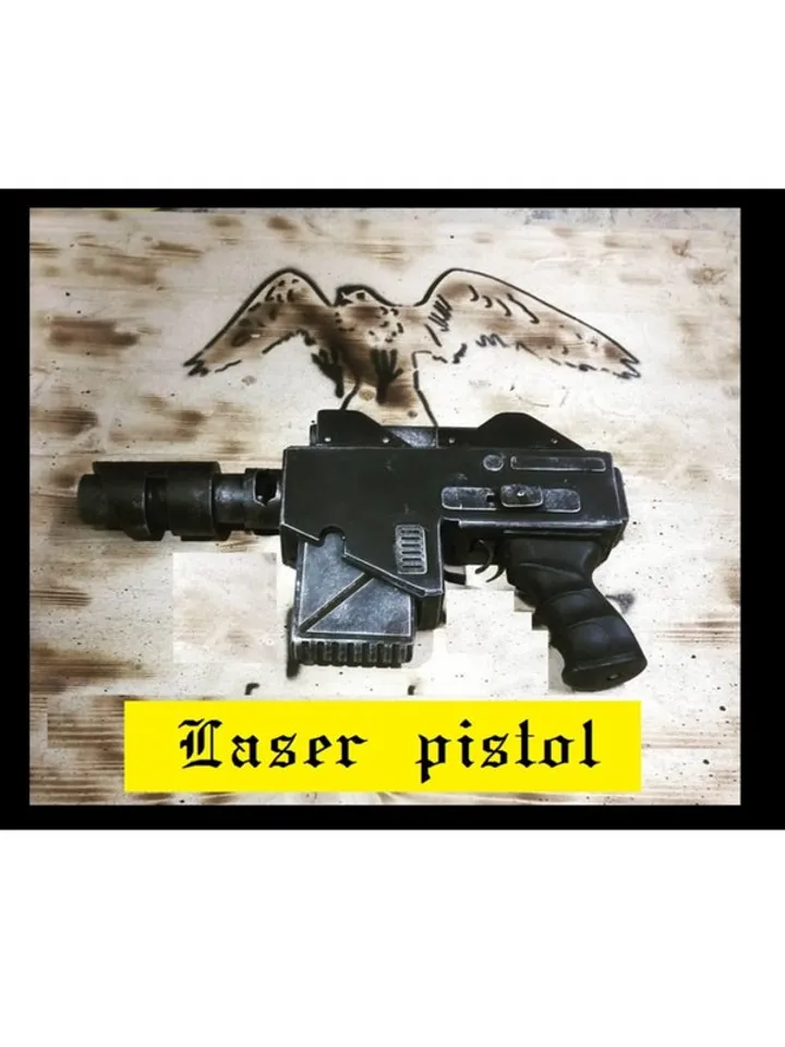 Laspistol Warhammer 40000 inspired laser pistol cosplay strikeball airsoft moula