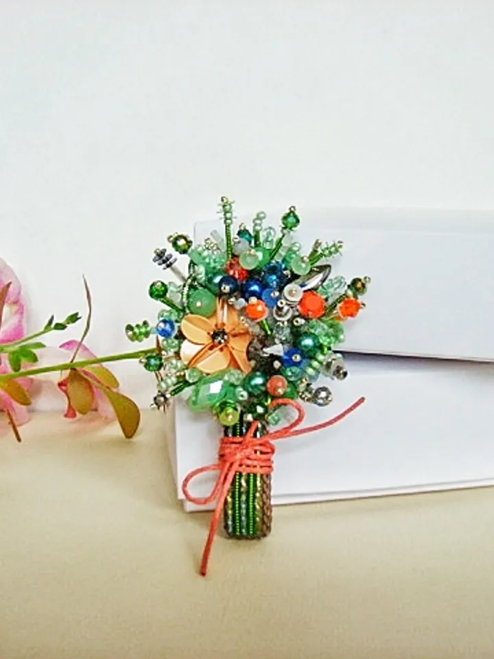 Brooch Bouquet, beaded brooch, flower embroidered, gift ideas