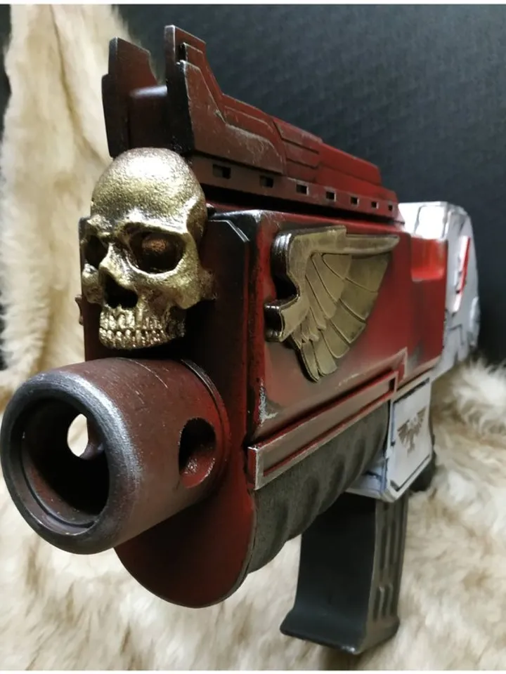 Bolter - pistol - bolt pistol - paintball gun - decorated - Warhammer 40K - insp