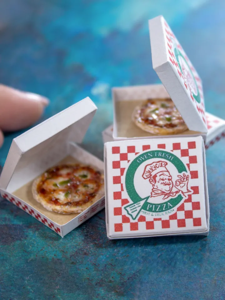 TEMPLATE Miniature pizza box printable for 1:12 scale dollhouse