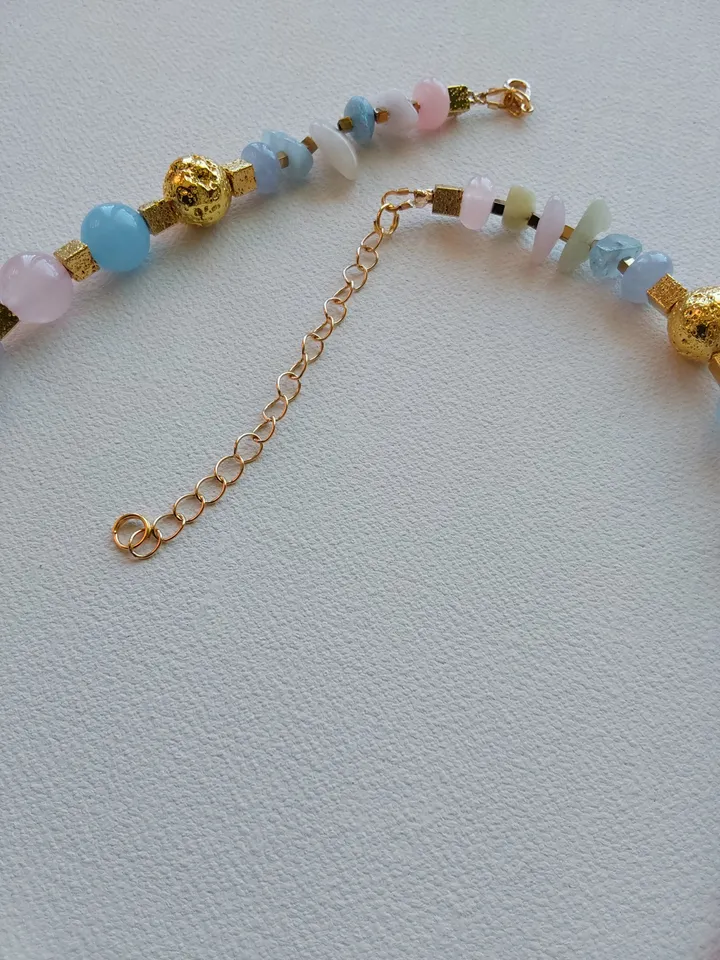 Choker, necklace, beads made of natural stones. Beryl and volcanic lava, tinted in the color "gold". 43-50 cm.