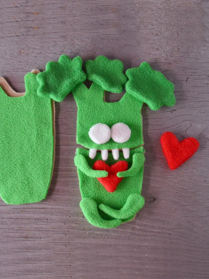 Plush Broccoli Toy Pattern – Fleece Softie PDF Tutorial
