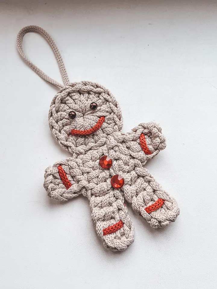 Gingerbread man ornament free crochet pattern PDF, Christmas tree decorations, hanging decoration digital instant download
