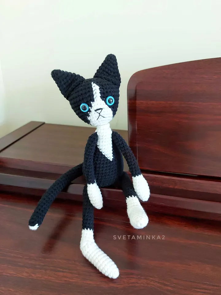 Crochet Cat Tuxedo Pattern Amigurumi Toy Tutorial. Digital Download. PDF.