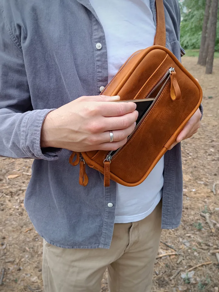 PDF Pattern for men's chest bag - pattern for men's sling bag - Download PDF & video TUTORIAL Punch pitch 4 mm.