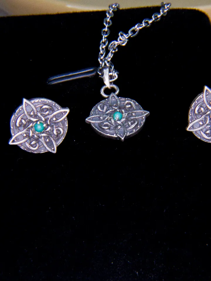 Tiny Amulet of Mara Pendant / Tiny amulet of Mara earstud / Mara jewelry set / Skyrim Oblivion Morrowind cosplay