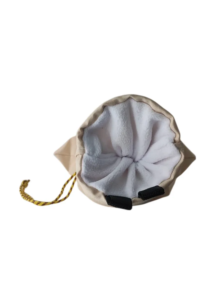 Chalk bag Flour for rock climbing and bouldering