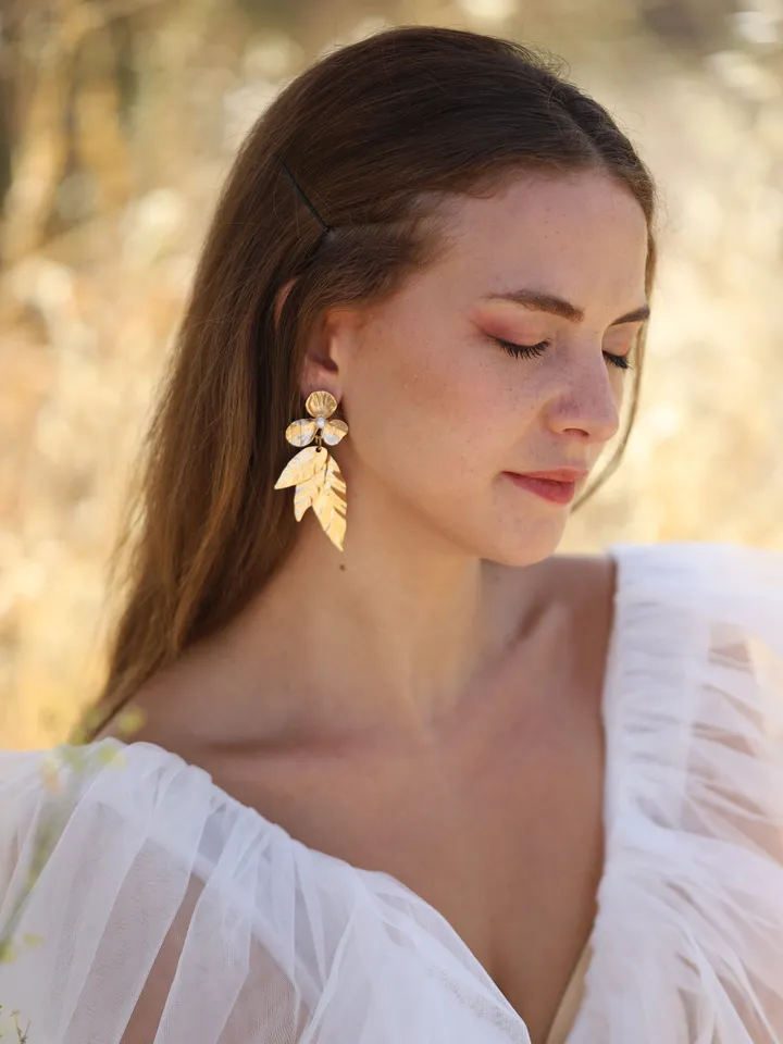 Boho Wedding Earrings For Brides, Leaf Chandelier Statement Bridal Earrings , Floral Statemet Champagne Gold Jewellery, Wedding Jewelry