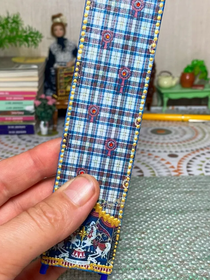 DIGITAL DOWNLOAD FOR PRINT. MANAGEMENT. Video tutorial on creating a screen for a dollhouse.
