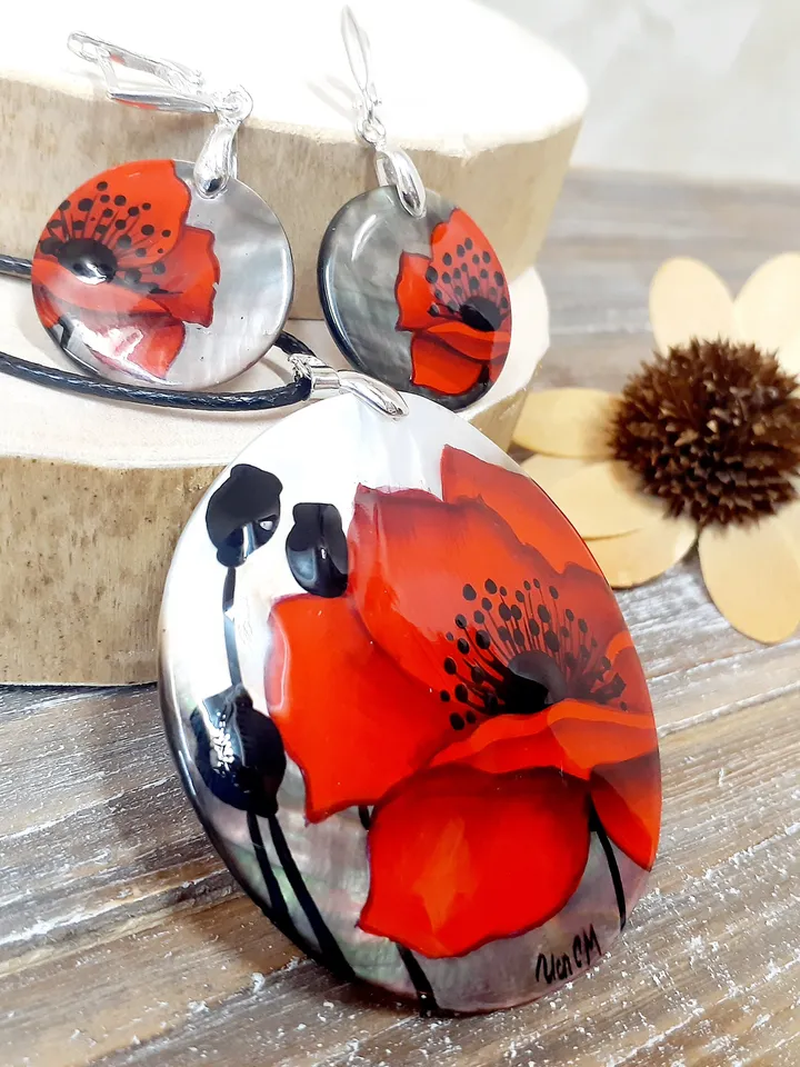 Handmade jewelry sets: Red Poppy Flower • Elegant painted mother of pearl pendant and lightweight shell earrings • Graceful gift for her