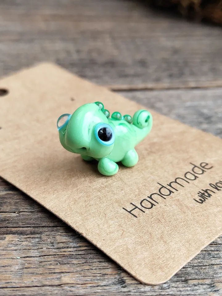 GLASS FIGURINES Chameleon figurine MIniature Chameleon ornament Glass Chameleon scuplture Chameleon gift Reptile figurine Terrarium Aquarium
