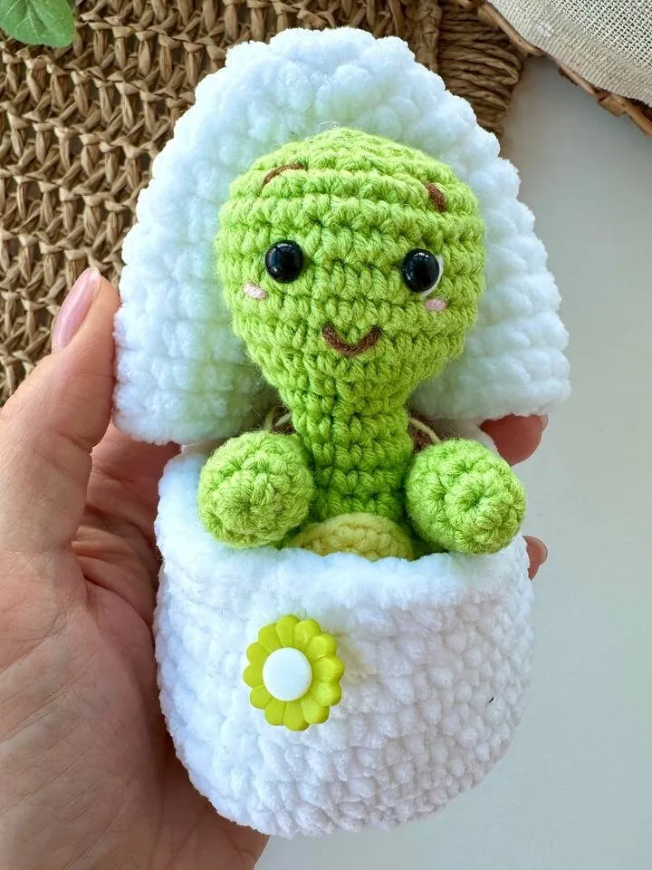 Crochet pattern turtle in egg - Amigurumi tiny animal pattern - English Pdf tutorial - Easter egg decor