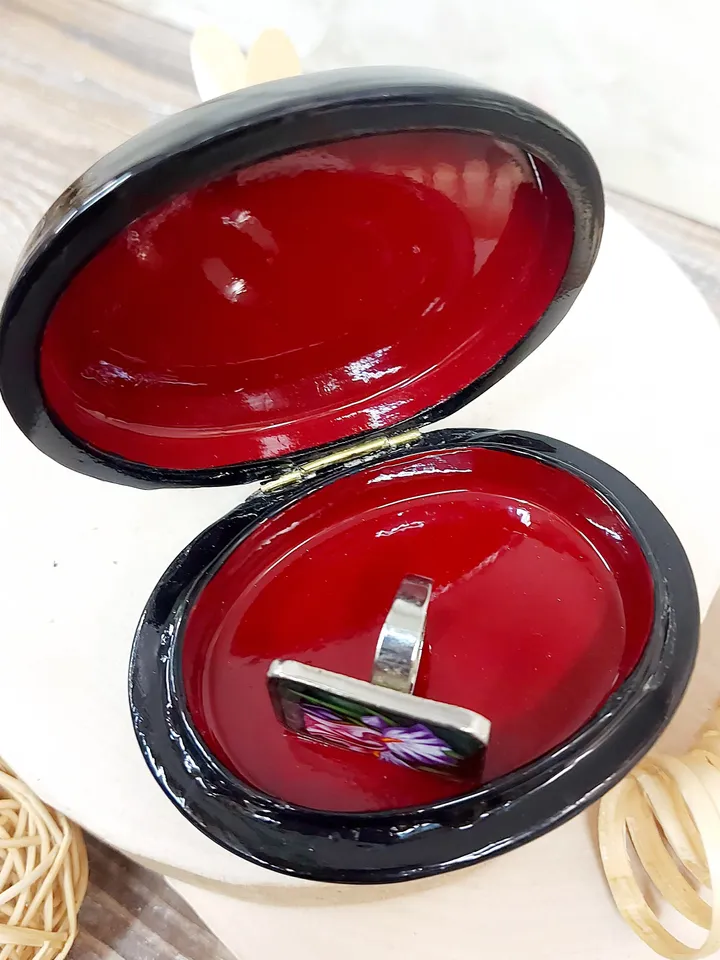 Beautiful Russian Lacquer Box "Wildflower" 2.36*3.2.Fedoskino Mother of pearl Hand painted.jewelry box.Gift for cat lovers.Art gifts.For her