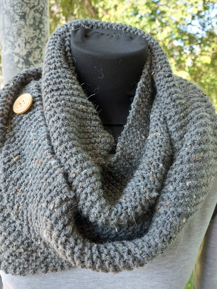 Gray Heather Outlander Inspired Shawl,Outlander costume,Hand knitted shoulder wrap, Neck cowl, Chunky neck warmer, Outlander cosplay.