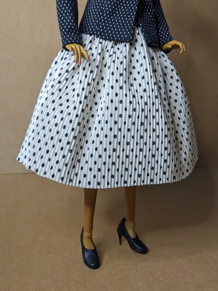 Handmade classic suit (jacket & skirt) for 16-inch Fashion Royalty dolls - FR16