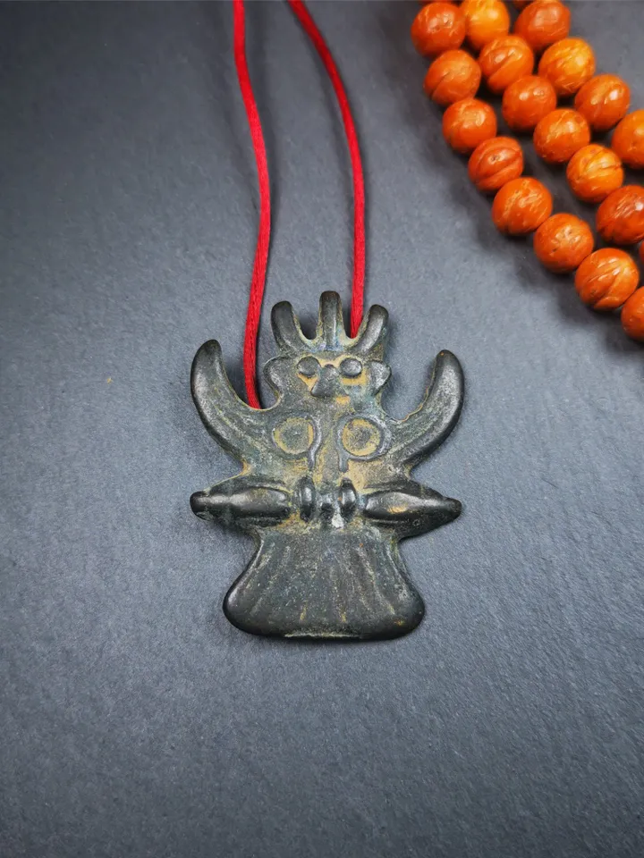 Gandhanra Antique Tibetan Buddhist Amulet Pendant - Garuda - The Golden-Winged Bird, Crafted from Thokcha,Size 1.8" * 1.4"