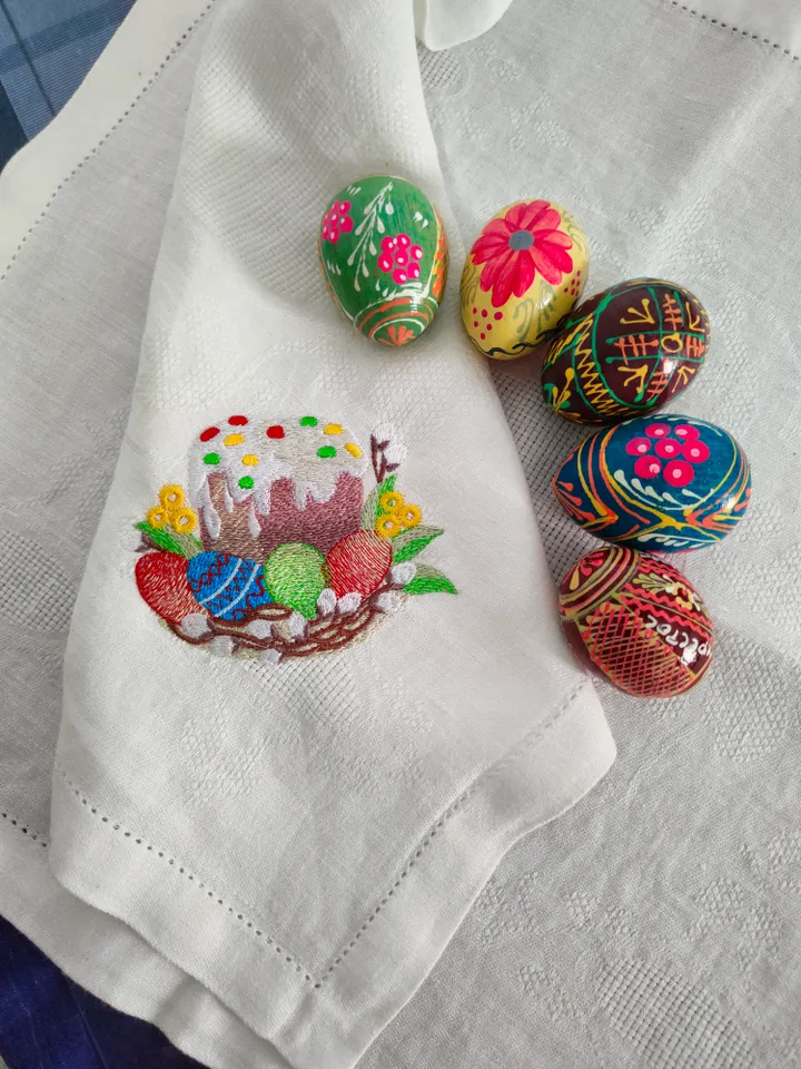 Easter cake in the Easter basket machine tmbroidery design
