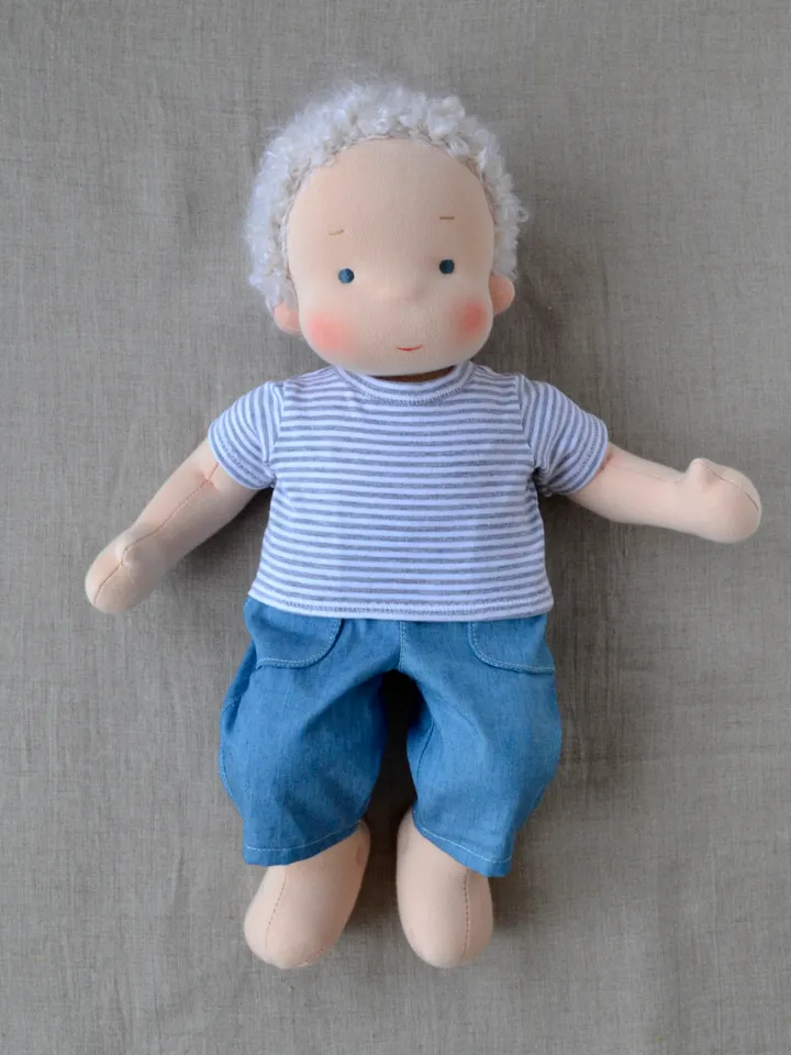 DIY clothes set for a Waldorf baby doll 14 inch (36 cm) tall. PDF sewing patterns and tutorials.