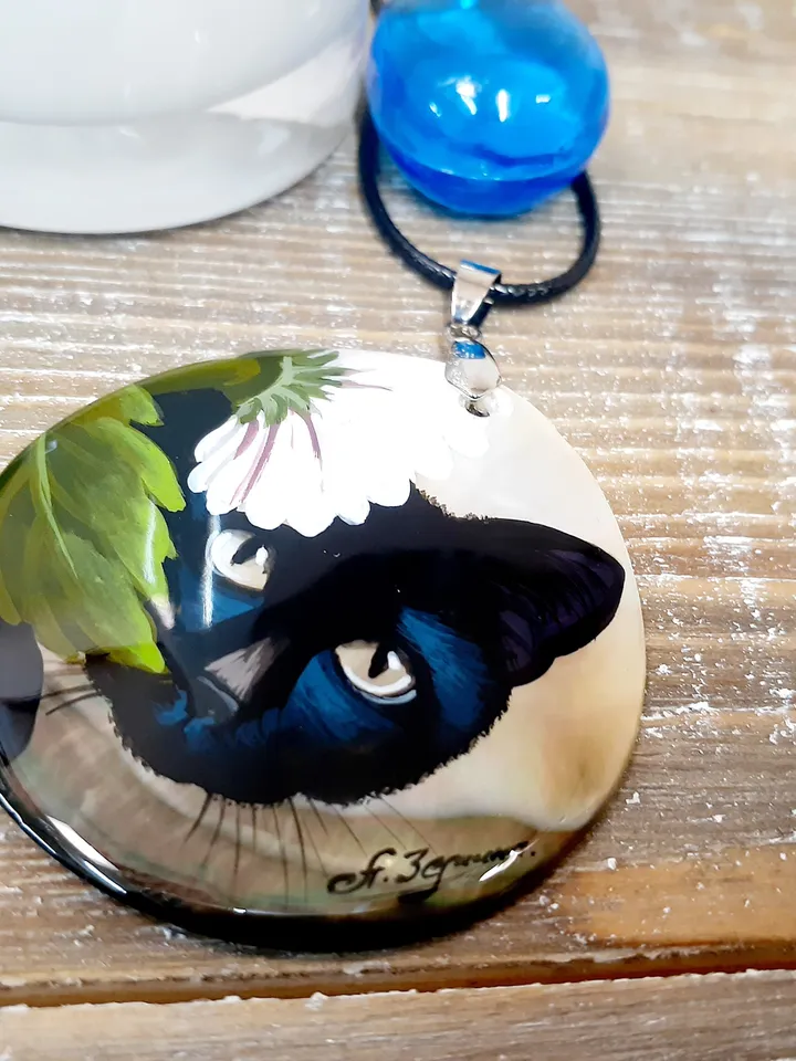 Beautiful Pendant"BlackCat" Mother-of-pearl miniature Hand-painted Russian jewelry magic of painting Art gift Fedoskino Abalone shell
