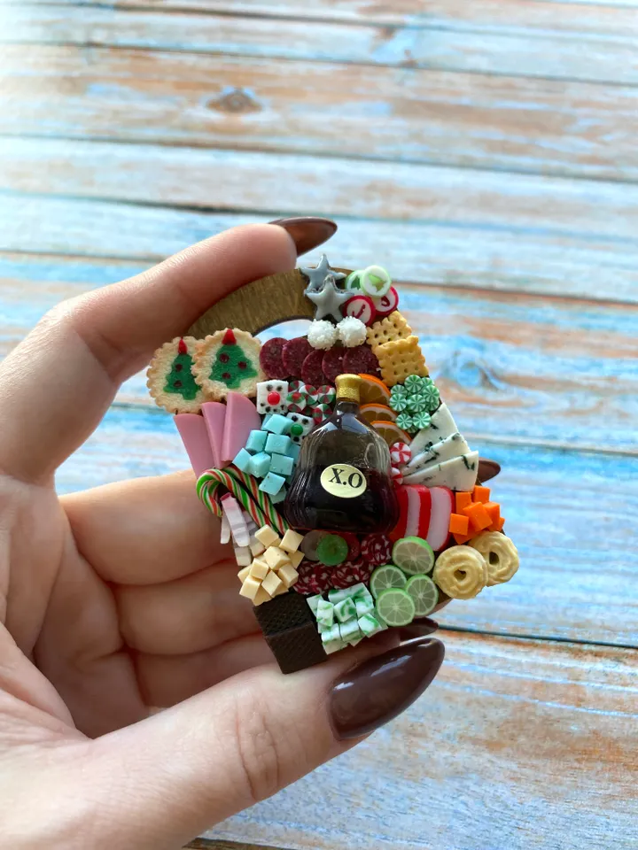 Magnet Miniature Christmas Charcuterie Board with Polymer clay Souvenir
